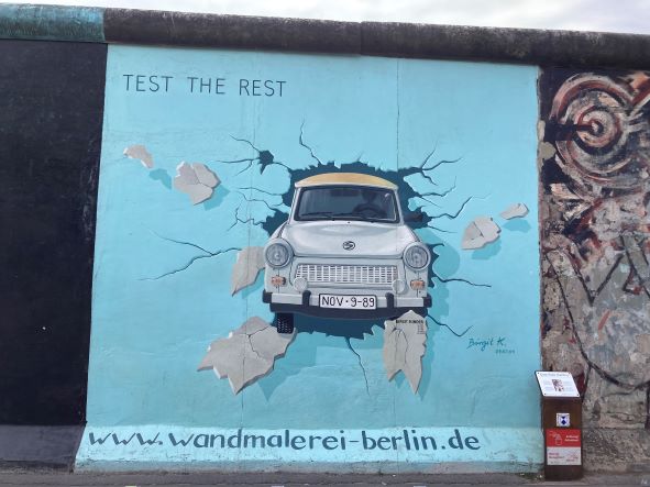 East side Gallery Trabant